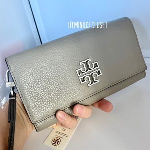 🔲NEW🔲🎊Tory Burch Britten wallet/wristlet/clutch/full size wallet/leather